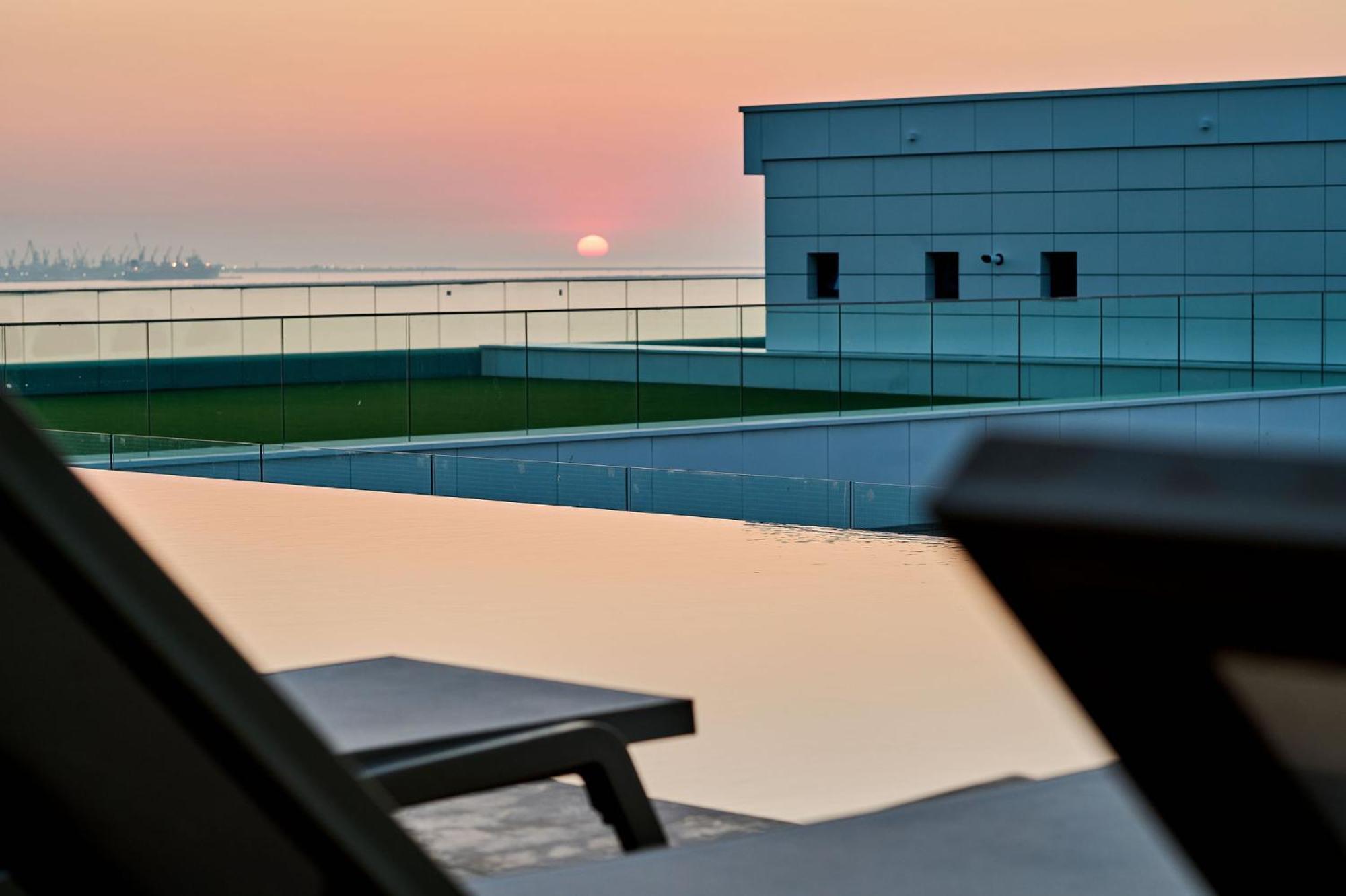 Aqua Vista Infinity Resort & Spa - Studio Lux - Piscina Infinity, Jacuzzi, Sauna, Gym - Privat Năvodari Exterior foto